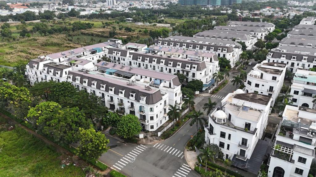 Chính chủ gửi bán nhà phố liền kề 1 trệt 2 lầu giá tốt đầu tư