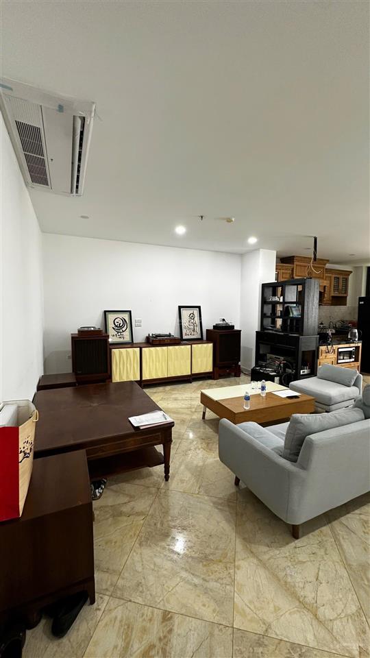 Chủ gửi bán căn dt 150 m2 nhà full nội thất