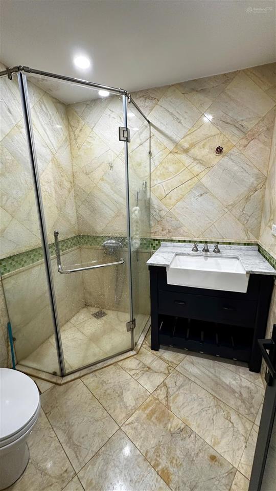 Chủ gửi bán căn dt 150 m2 nhà full nội thất