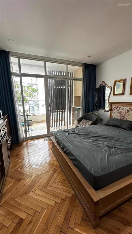 Chủ gửi bán căn dt 150 m2 nhà full nội thất