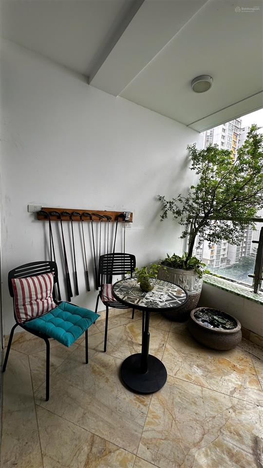 Chủ gửi bán căn dt 150 m2 nhà full nội thất
