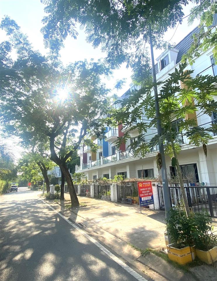 Shophouse hướng đông nam dt 5x17,7m thiết kế 1 trệt 3 lầu