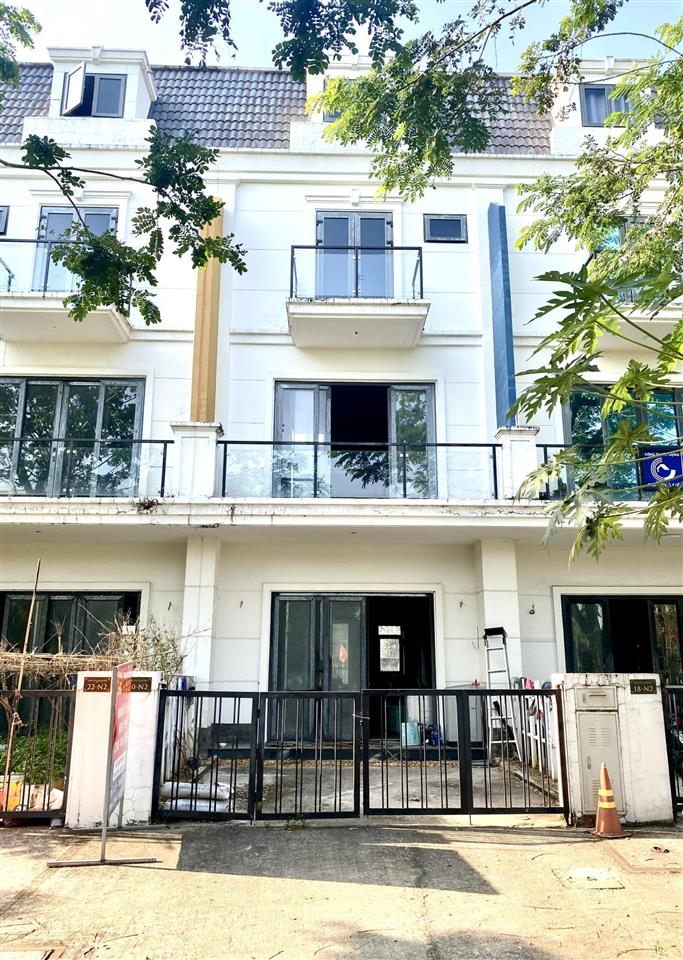 Shophouse hướng đông nam dt 5x17,7m thiết kế 1 trệt 3 lầu