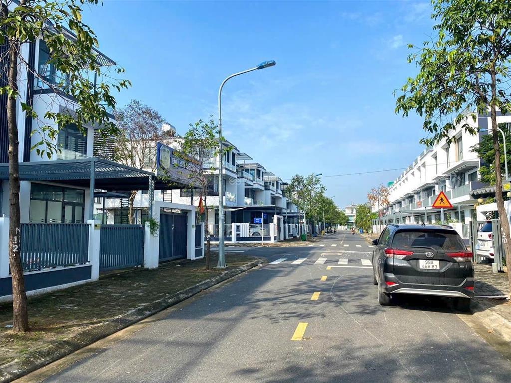 Chính chủ gửi bán biệt thự song lập đông tăng long