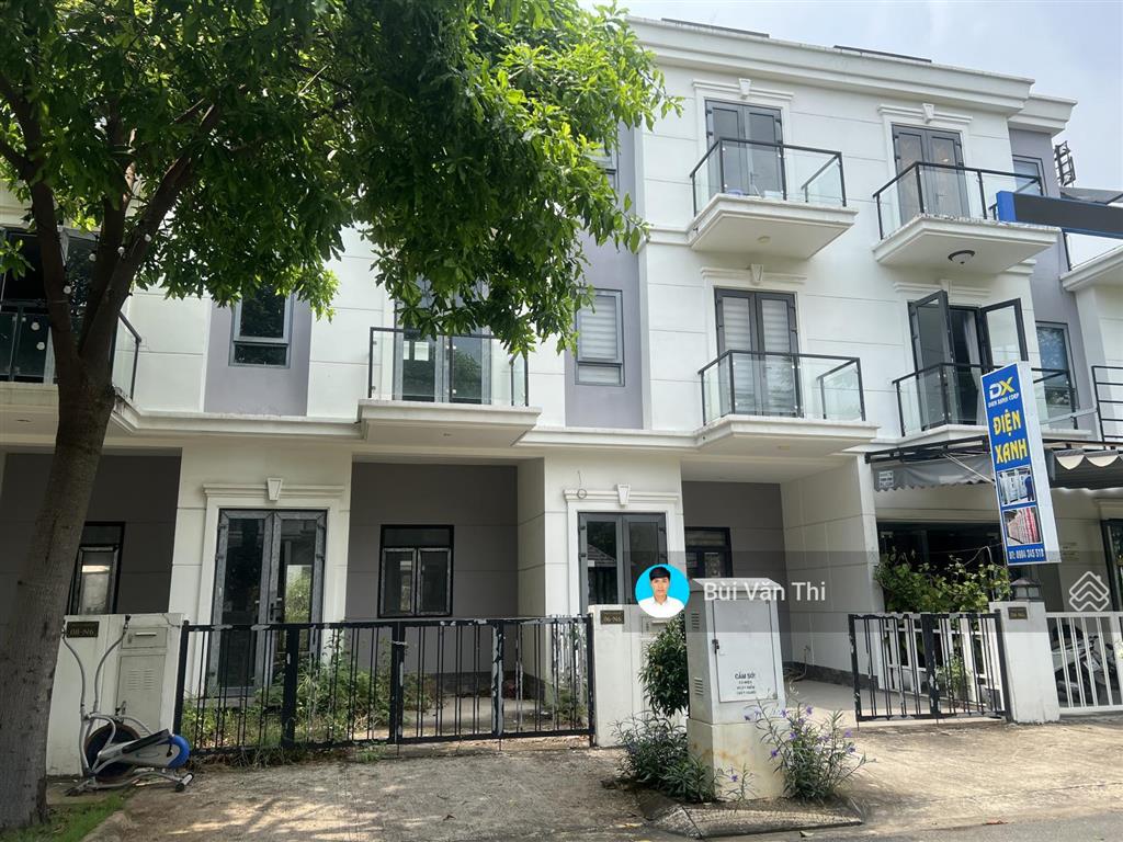 Chính chủ gửi bán nhà phố 1 trệt 2 lầu