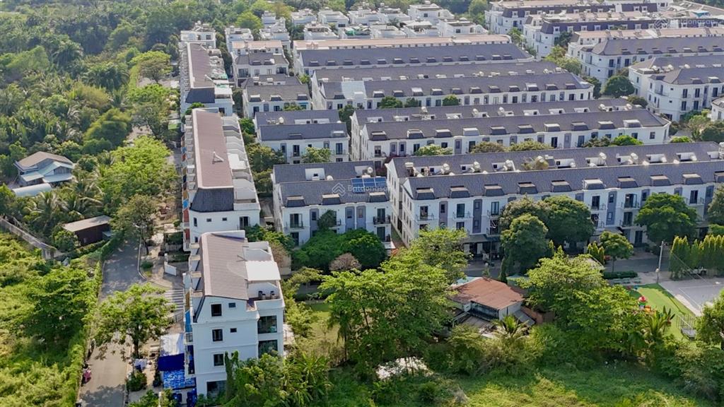 Chính chủ cần bán nhà phố 1 trệt 3 lầu sim city