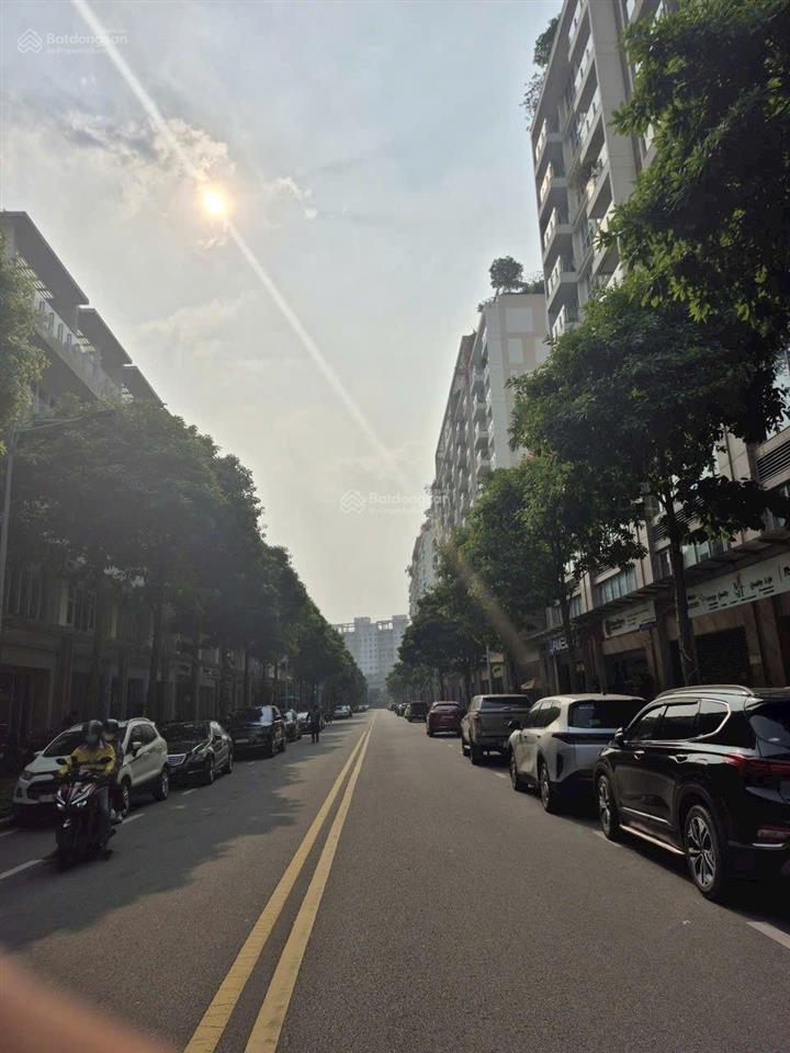 Bán shophouse khu sala, 180.7m2 giá 130 tỷ