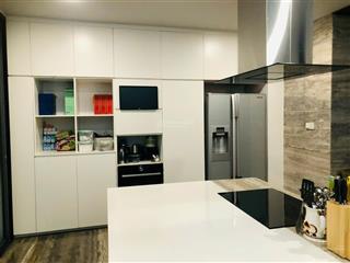 Cho thuê villa thảo điền, 483m2 1 trệt 2 lầu, có hồ bơi sân vườn rộng, thang máy , full nt cao cấp