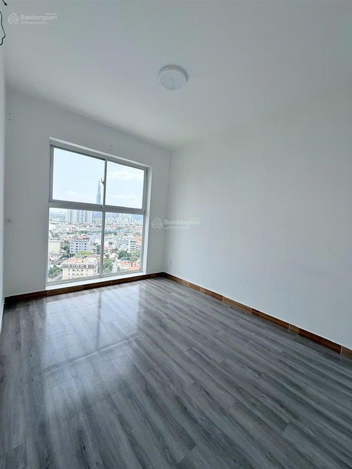 Cần bán gấp căn hộ thủ thiêm sky, 40m2 1pn ntcb, view landmark 81, tầng cao, giá chỉ 4 tỷ tl