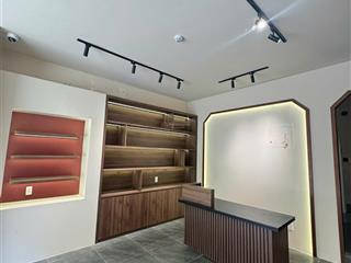 Cho thuê nhà phố soho the global city, 95m2 hoàn thiện cơ bản, có thang máy, giá chỉ 50tr/tháng