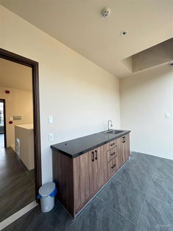 Cho thuê nhà phố soho the global city, 95m2 hoàn thiện cơ bản, có thang máy, giá chỉ 50tr/tháng