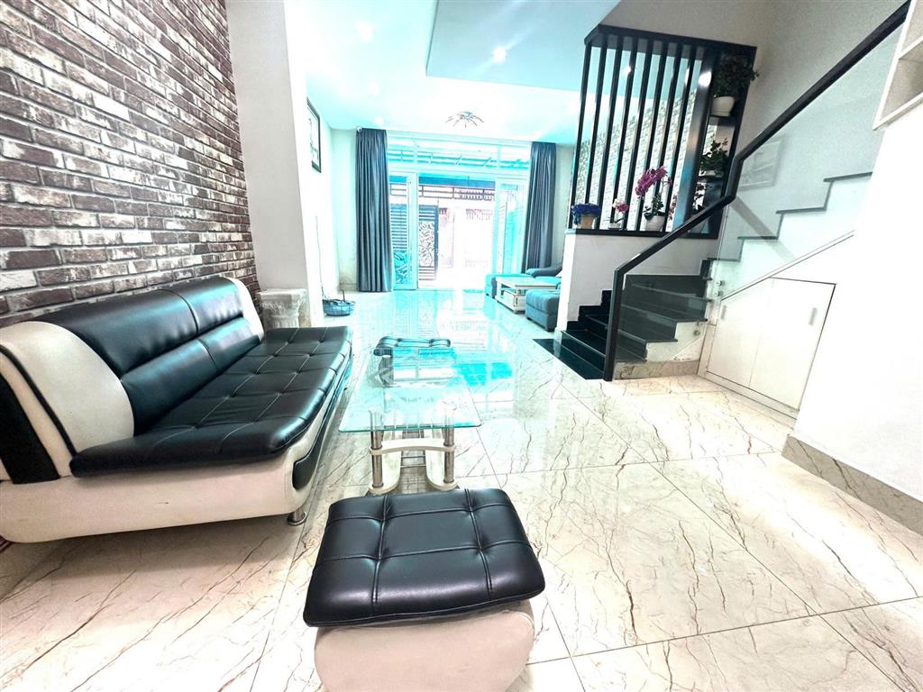 Cho thuê nhà nguyên căn, 5x23 1 trệt 3 lầu 6pn 5wc đường lê văn thịnh, xe hơi tận nhà, giá chỉ 25tr