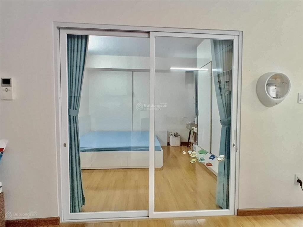 Cần tiền bán gấp căn hộ flora fuji, 55m² 1+1pn full nội thất đẹp, đã có sổ hồng, view sông biệt thự