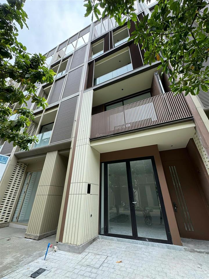 Cho thuê nhà phố soho the global city, 5x19 1 trệt 4 lầu hoàn thiện cơ bản, có thang máy