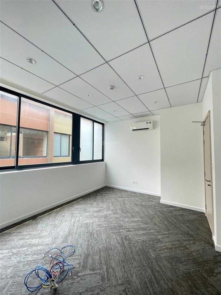 Cho thuê nhà phố soho the global city 5x19m 1 trệt 4 lầu, có thang máy, htcb giá chỉ 40tr/th
