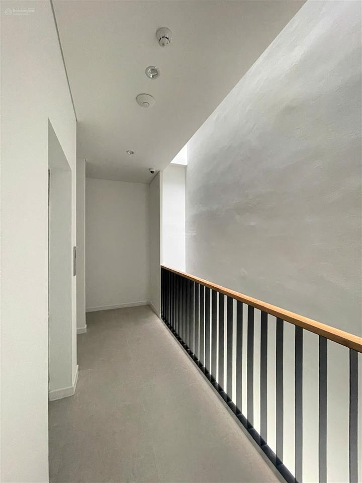 Cho thuê nhà phố soho the global city 5x19m 1 trệt 4 lầu, có thang máy, htcb giá chỉ 40tr/th