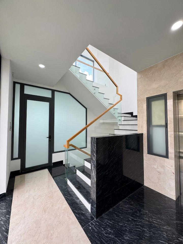 CHO THUÊ CĂN GÓC NHÀ PHỐ SOHO – THE GLOBAL CITY, 5x19 1 trệt 4 lầu có thang máy, máy lạnh âm trần, giá chỉ 90tr/tháng 