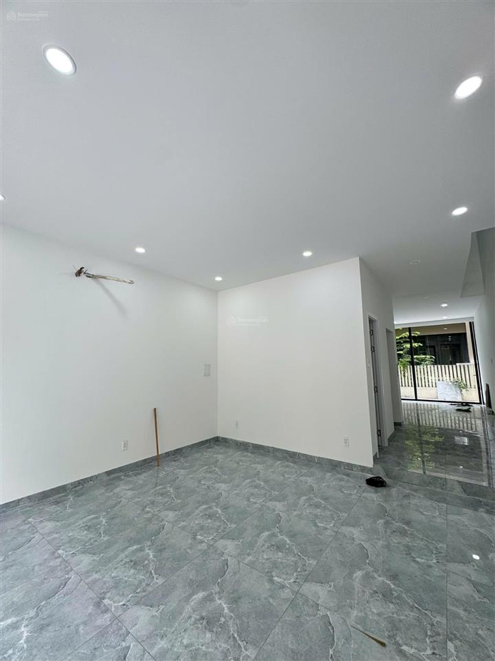 Cắt lỗ cần bán nhanh nhà phố soho the global city, 5x19 1 trệt 4 lầu, đã có sổ hồng giá chỉ 31 tỷ