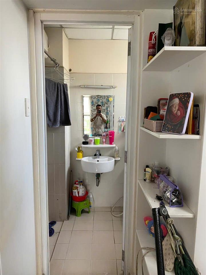 Cần bán gấp căn hộ flora anh đào, 67m2 2pn  2wc có ban công, đã có sổ hồng, lầu cao,giá chỉ 3 tỷ 5