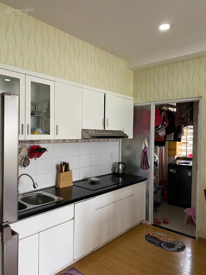 Cần bán gấp căn hộ flora anh đào, 67m2 2pn  2wc có ban công, đã có sổ hồng, lầu cao,giá chỉ 3 tỷ 5