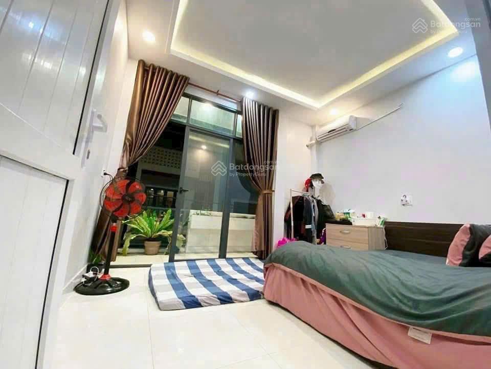 Cho thuê nhà nguyên căn đường bưng ông thoàn, phú hữu, 4pn, đường ô tô giá 10 triệu/tháng, cọc 1 th
