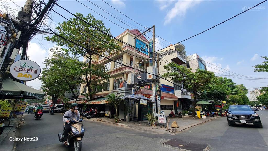 Bán nhà 2 mt đường lê văn việt q9, tp hcm. dt 3500m2 giá 150tr/m2