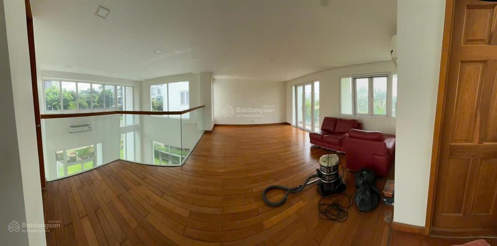 Bán biệt thự đơn lập villa park quận 9, view rạch, 228 m2, full nt giá 31 tỷ, 4 tầng... 0919 009 ***