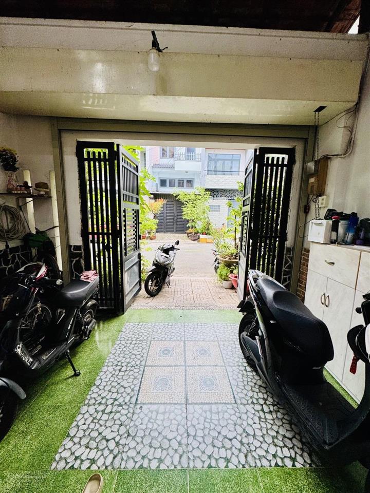 Chính chủ bán nhà mặt tiền khu phân lô họ lê tân phú, diện tích đẹp 4.1x18.5m. nở hậu tài lộc
