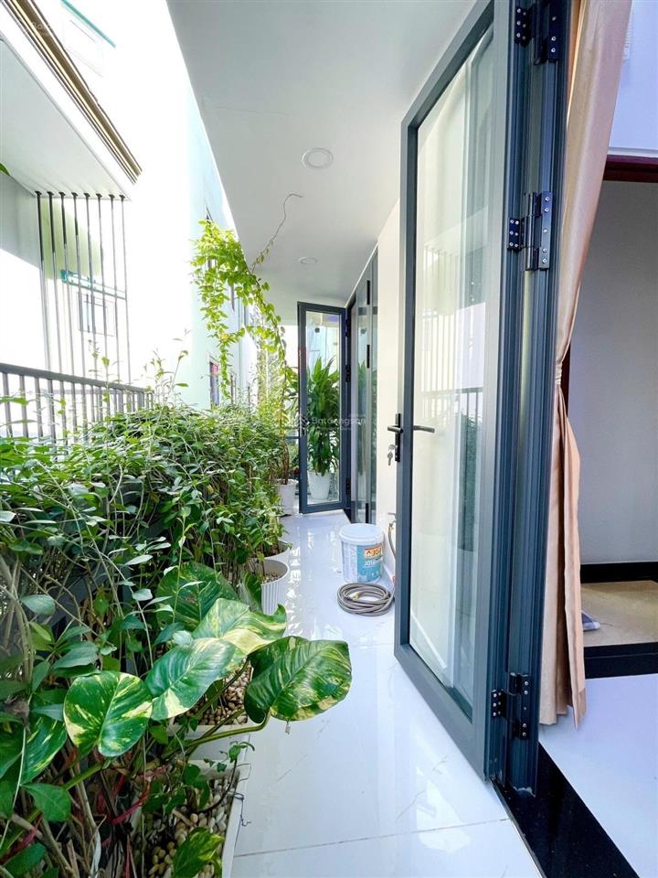 4 tỷ có ngay nhà đẹp 2 tầng, 2pn trung tâm nguyễn hồng đào tặng hết nội thất xịn