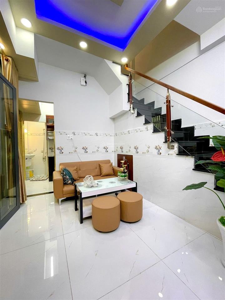 4 tỷ có ngay nhà đẹp 2 tầng, 2pn trung tâm nguyễn hồng đào tặng hết nội thất xịn