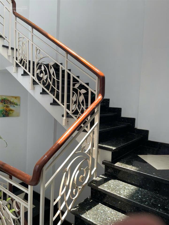 Cho thuê nhà phố phú mỹ vạn phát hưng 126m2, 5pn 5wc trệt lửng 2 lầu sân thượng, giá tốt