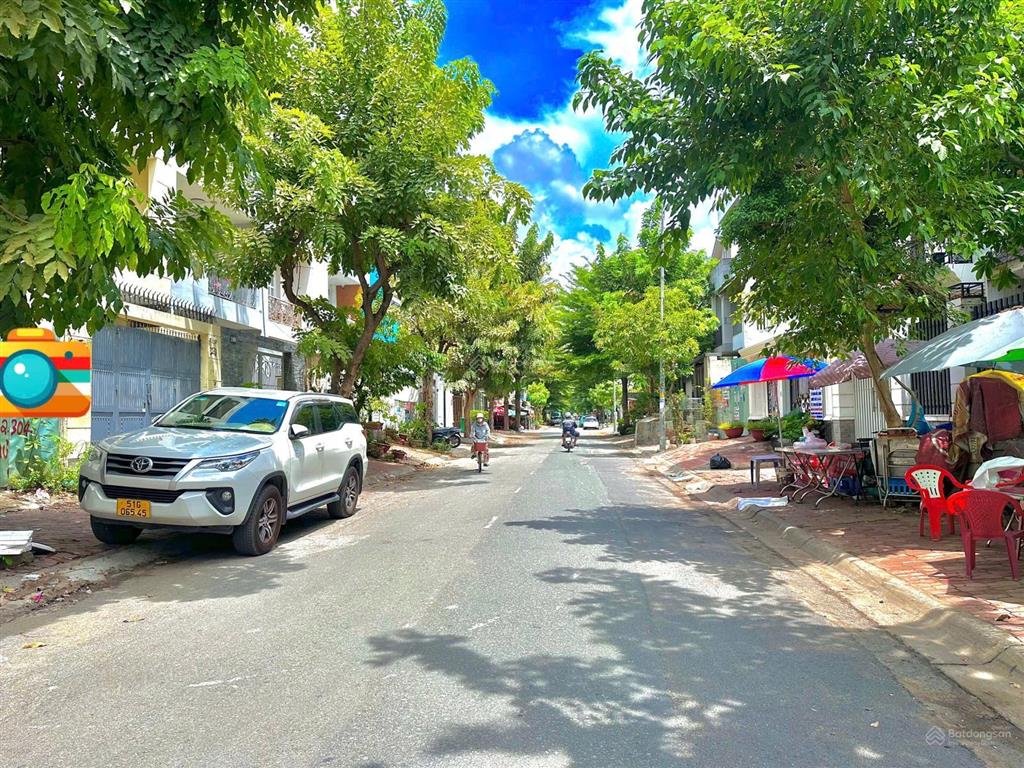 Mặt tiền kinh doanh  ngay vincom q7  nhà 6 tầng  dòng tiền 5%/năm chỉ 19tỷ