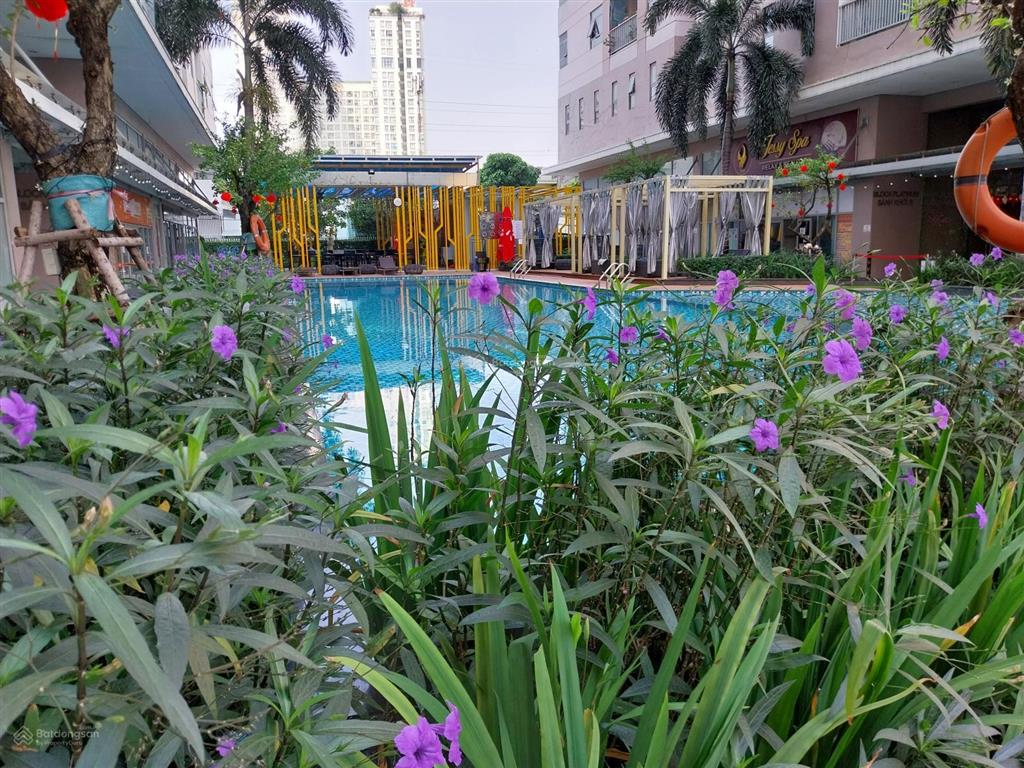 Cần bán căn hộ 3pn, 2wc luxcity q7, lầu cao hướng mát. dt 85 m2, giá 5,1 tỷ. sổ hồng .0909 968 ***