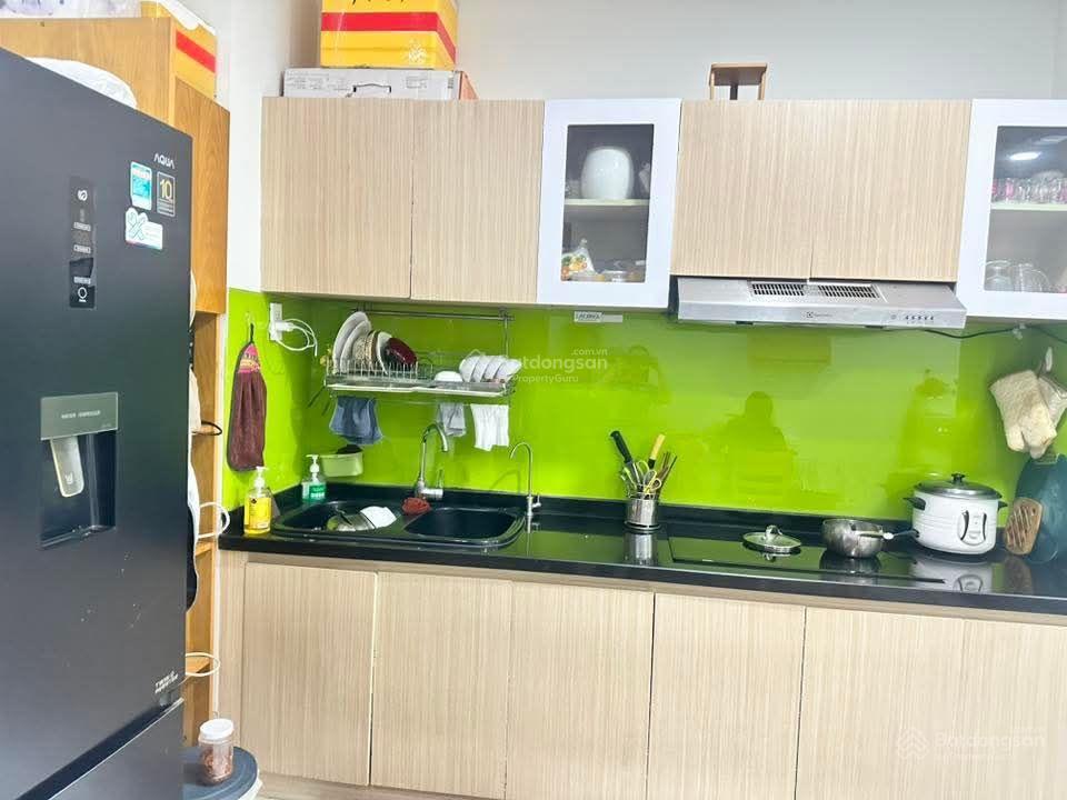 Bán căn hộ có sổ hồng la astoria quận 2 rất đẹp, 1pn 1wc, giá rẻ 3 tỷ. 0907 706 *** liên