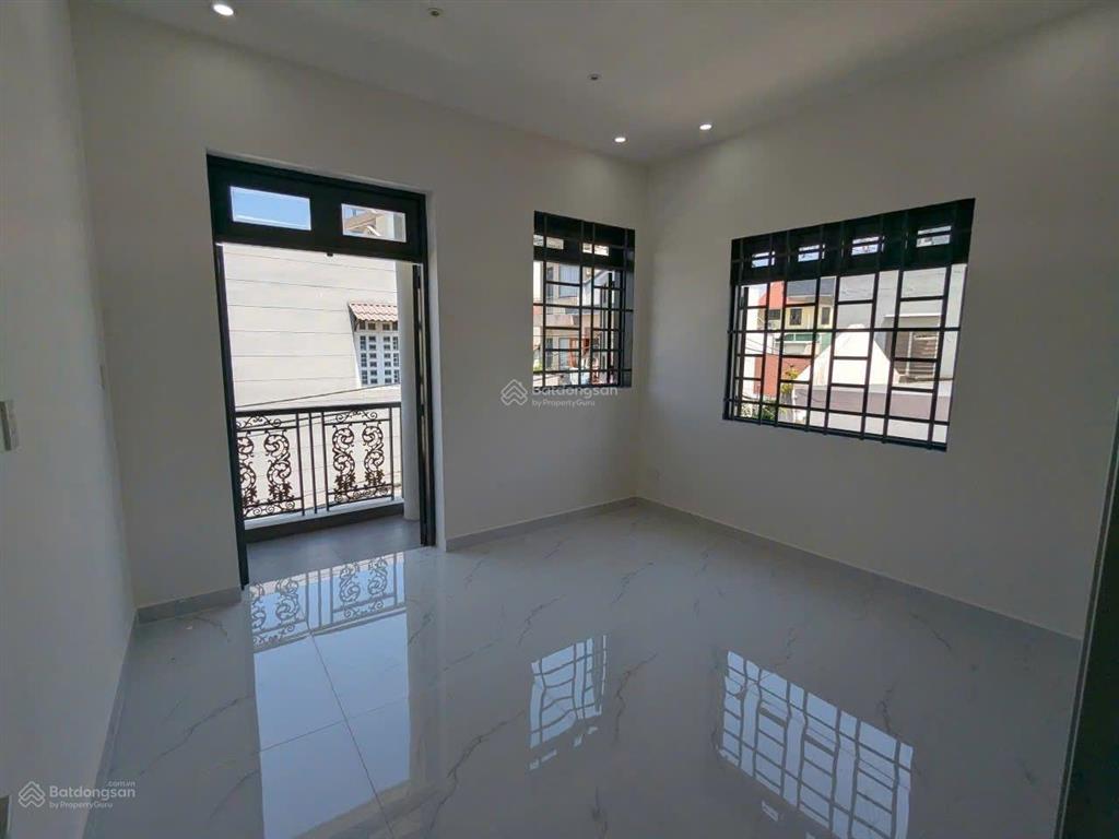 Nhà nguyên căn quận 2 rất đẹp, 2tầng, 3pn 3wc, giá rẻ chỉ 9,4 tỷ/căn, có thương lượng. 0907 706 ***