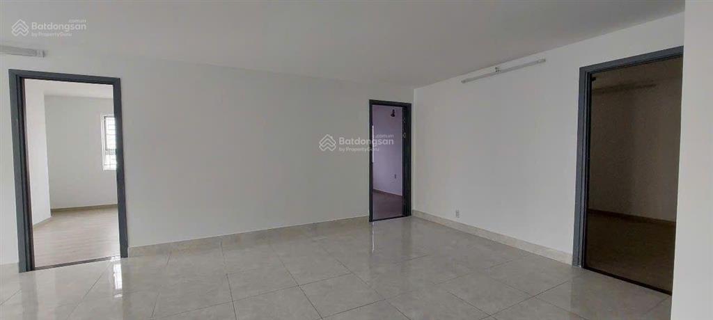 Căn hộ rất đẹp 137 mét, 3 phòng ngủ, 3wc, ban công, giá rất rẻ 5 tỷ, blue sky quận 2.  0907 706 ***