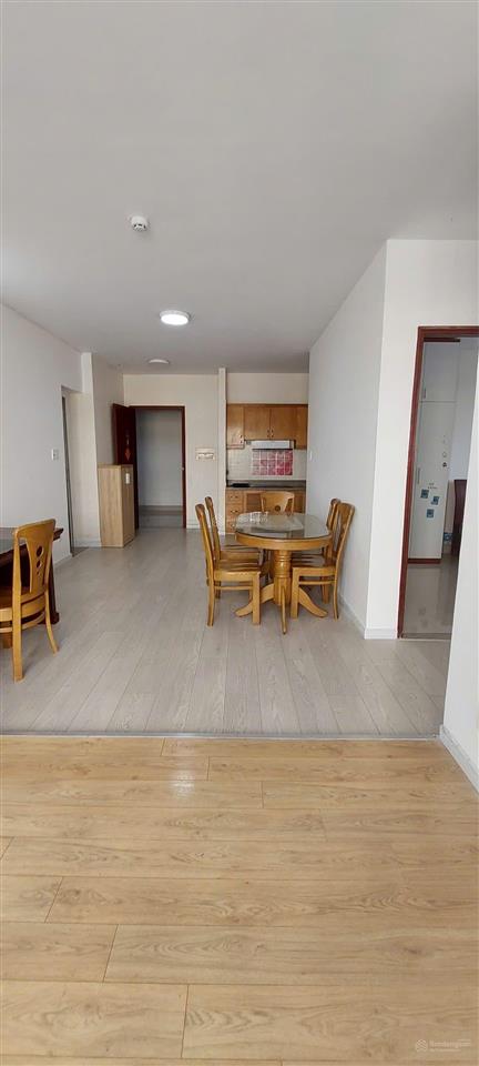 Cho thuê căn hộ thủ thiêm star quận 2, rộng 80 mét, 2pn, 2wc, ít nội thất, giá 10 triệu. 0907 706 ***