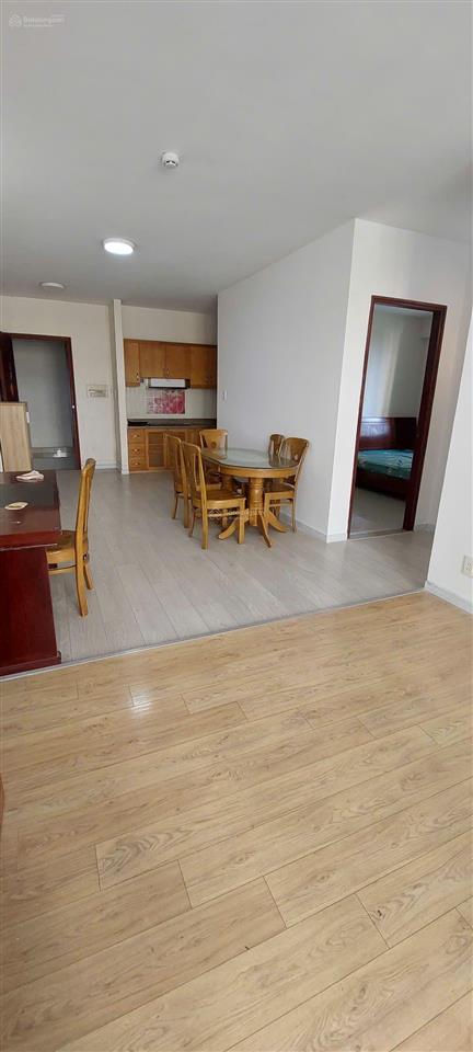 Cho thuê căn hộ thủ thiêm star quận 2, rộng 80 mét, 2pn, 2wc, ít nội thất, giá 10 triệu. 0907 706 ***