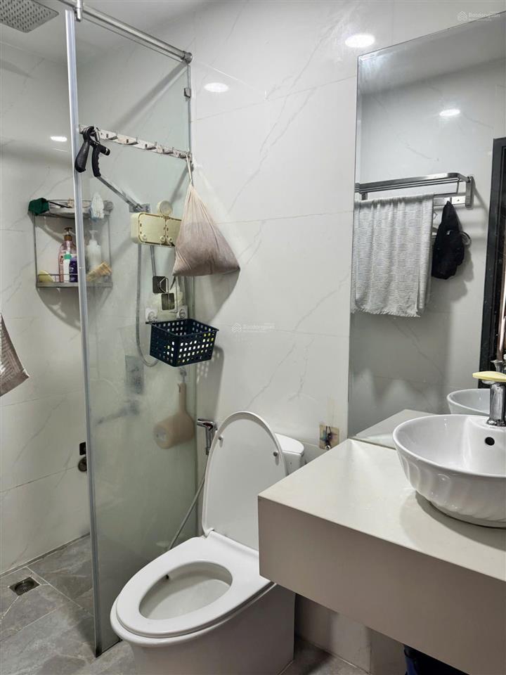 Căn hộ rất đẹp, 2 phòng ngủ, 2wc, full nội thất, quận 2, giá rẻ 11 triệu. 0907 706 *** liên