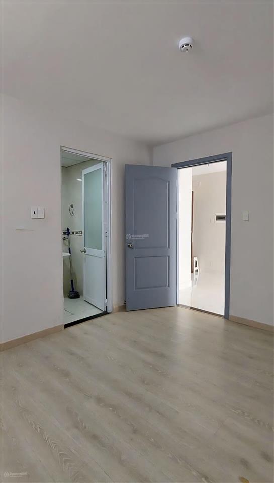 Bán căn hộ giá rẻ 2,2 tỷ/căn, 2pn, 2wc nhà rất đẹp tại chung cư blue sky quận 2.  0907 706 ***