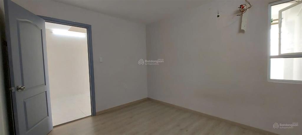 Bán căn hộ giá rẻ 2,2 tỷ/căn, 2pn, 2wc nhà rất đẹp tại chung cư blue sky quận 2.  0907 706 ***