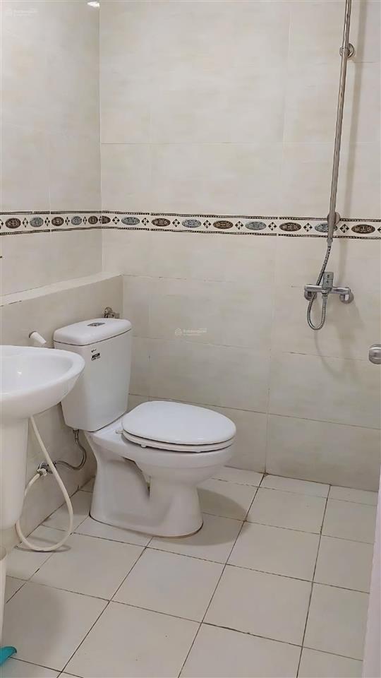Bán căn hộ giá rẻ 2,2 tỷ/căn, 2pn, 2wc nhà rất đẹp tại chung cư blue sky quận 2.  0907 706 ***