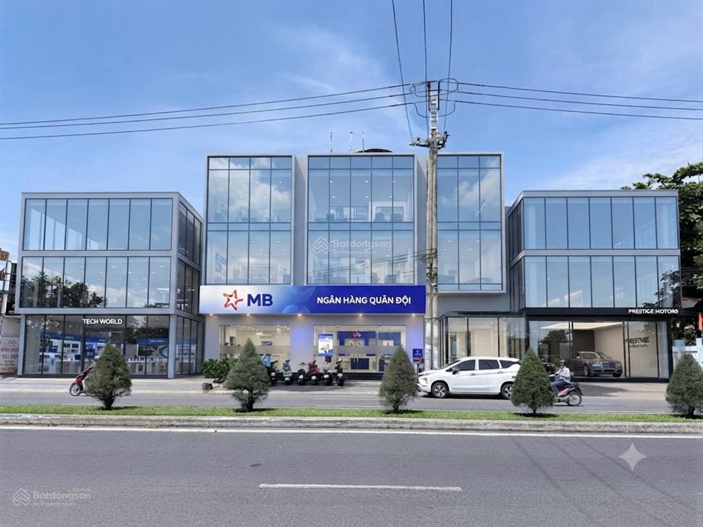 Cho thuê mặt tiền tôn đức thắng  ngang rộng 11 mét