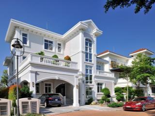 Cần chuyển nhượng căn góc 3 mặt tiền biệt thự phú mỹ hưng quận 7, dt từ 273m2 đến 567m2 nhà mới đẹp