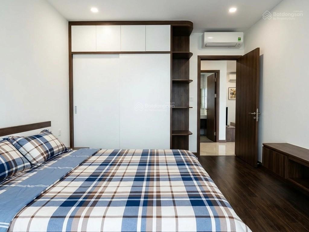 Căn hộ có sổ hồng riêng cao ốc res11, rộng rãi, an ninh. tầng cao view đầm sen đẹp.