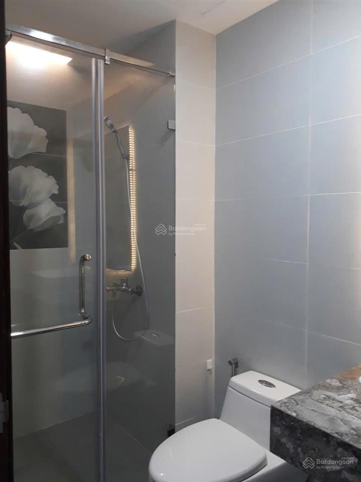 Căn hộ có sổ hồng riêng cao ốc res11, rộng rãi, an ninh. tầng cao view đầm sen đẹp.