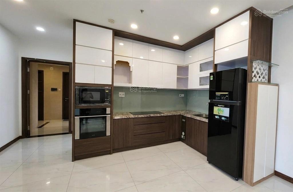 Căn hộ có sổ hồng riêng cao ốc res11, rộng rãi, an ninh. tầng cao view đầm sen đẹp.
