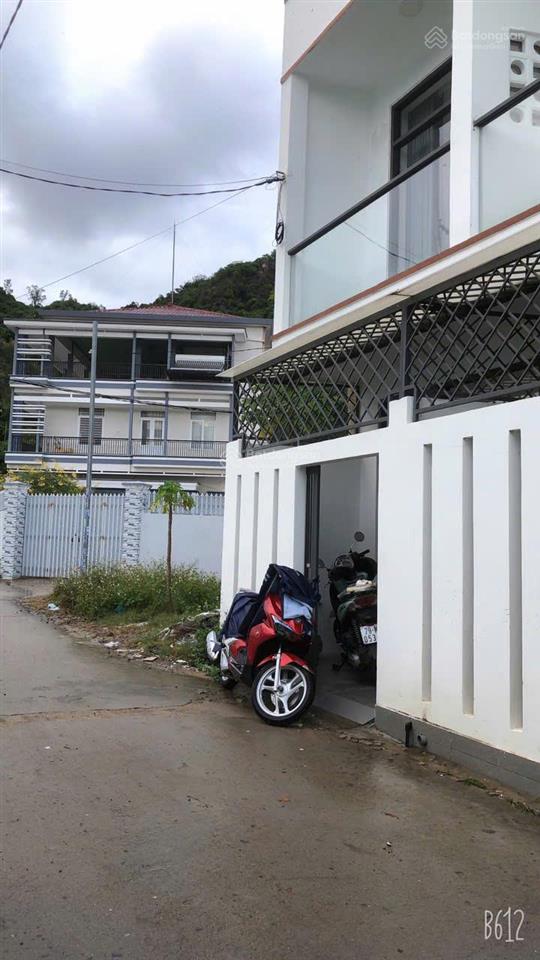Chính chủ cần bán nhà đường ngô đến gần tháp bà, diện tích sd 90m, 1 lầu. giá 2,9 tỷ.0938 929 ***