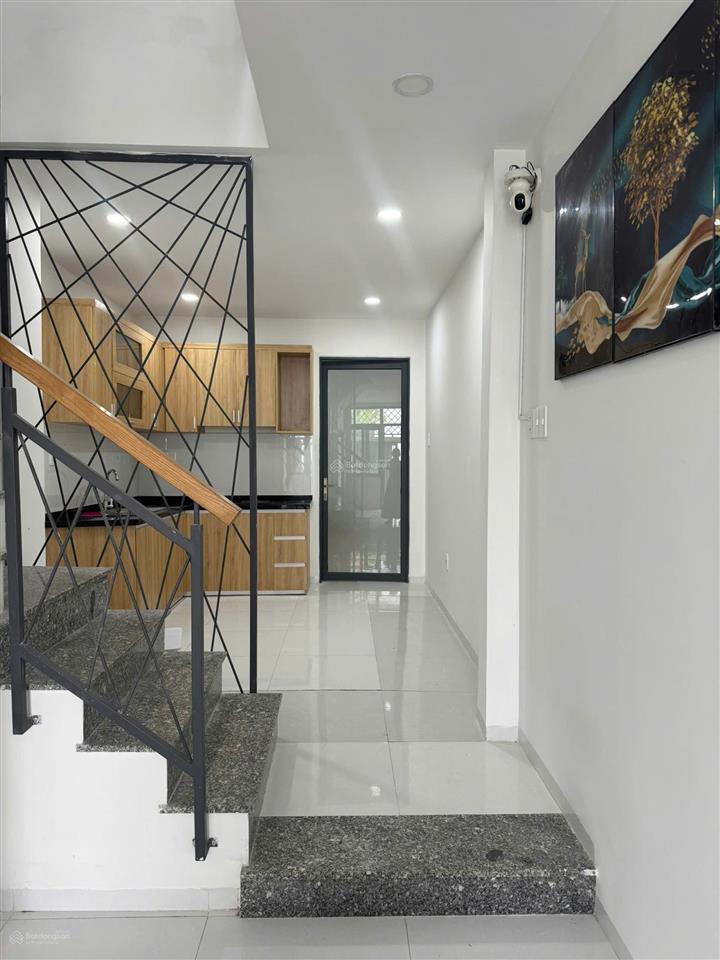 Cần cho thuê nhà gần tắm bùn và tháp bà, đầy đủ nội thất. 3 phòng  2 tolet.  0938 929 ***