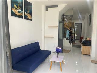 Cần cho thuê nhà gần tắm bùn và tháp bà, đầy đủ nội thất. 3 phòng  2 tolet.  0938 929 ***